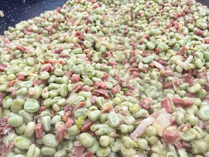 Habas con Jamón
