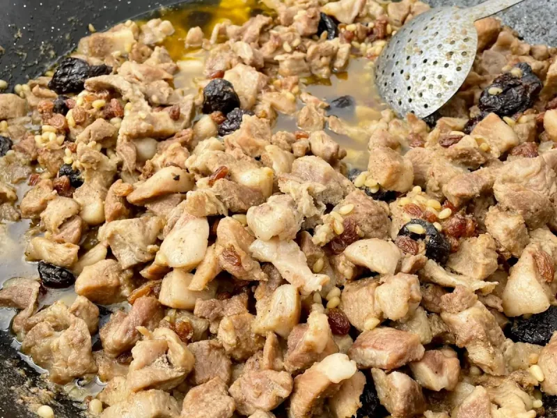 Secreto con Pasas y Piñones