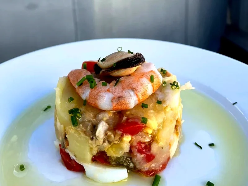 Tartar de Patatas con Gambas